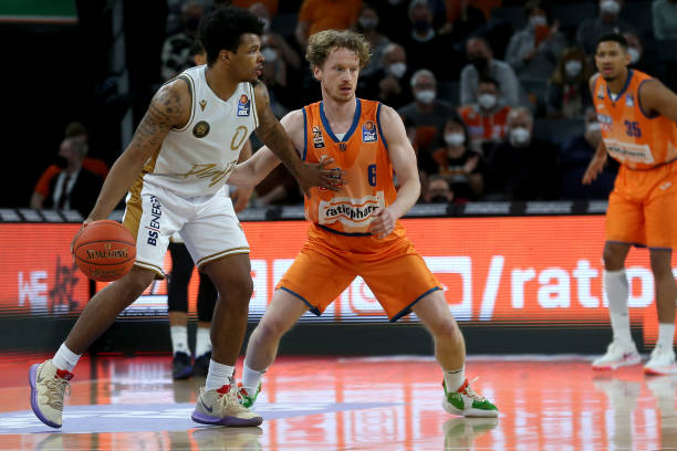 米歇尔：巴萨让我们看到了我们离他们的水平还差得远